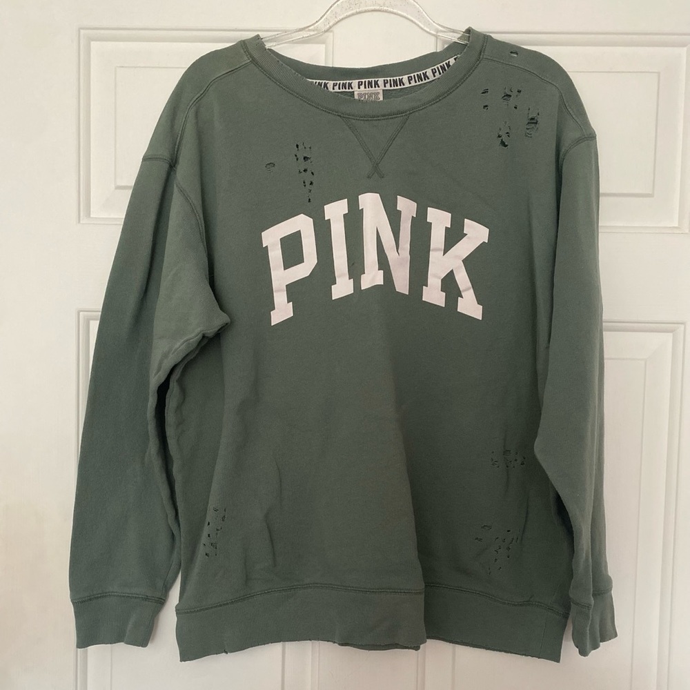 VS PINK distressed crew